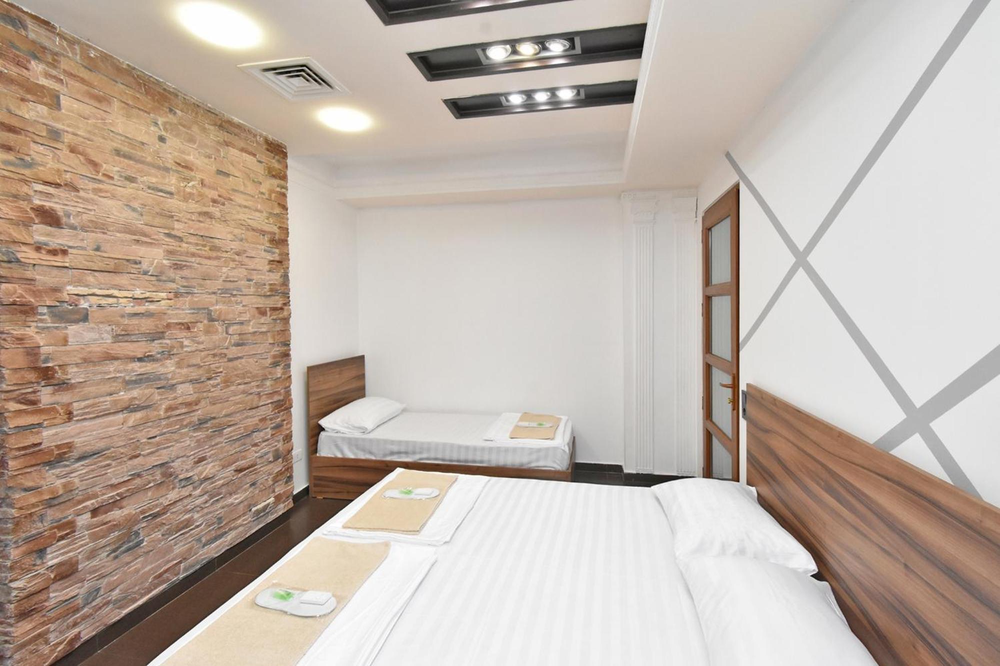 Luna Guest House Erivan Exterior foto